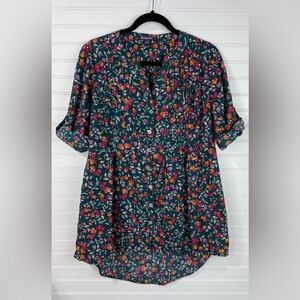 Roaman’s women’s floral green v-neck hi-low tunic. Size 12W.